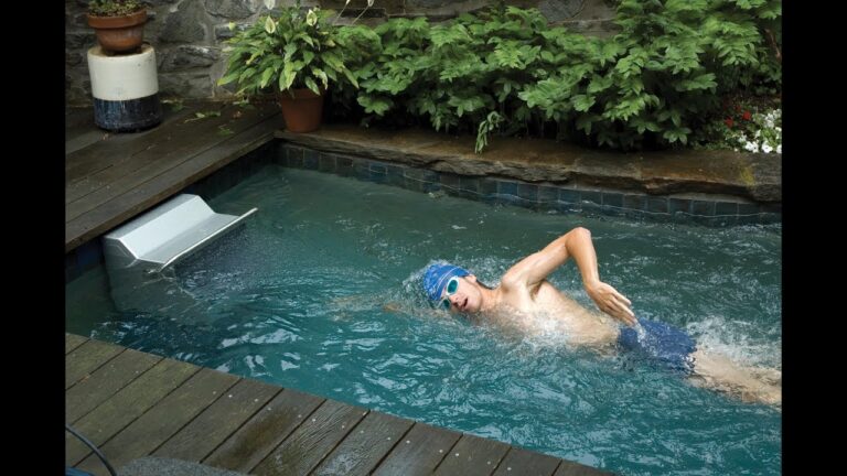 Los mejores ejercicios para fortalecer la espalda en swimspas