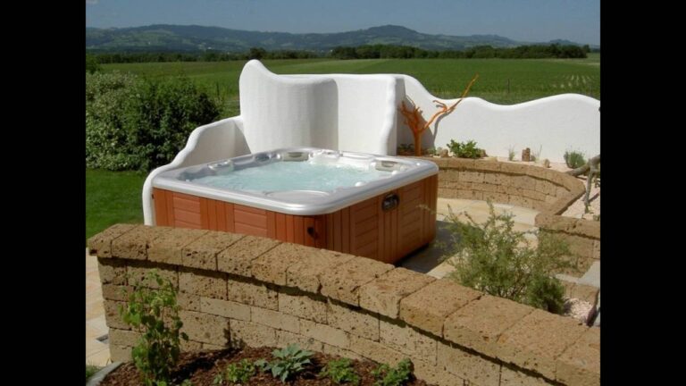 Dise&ntilde;os modernos de piscinas de burbujas: la tendencia en espacios acu&aacute;ticos
